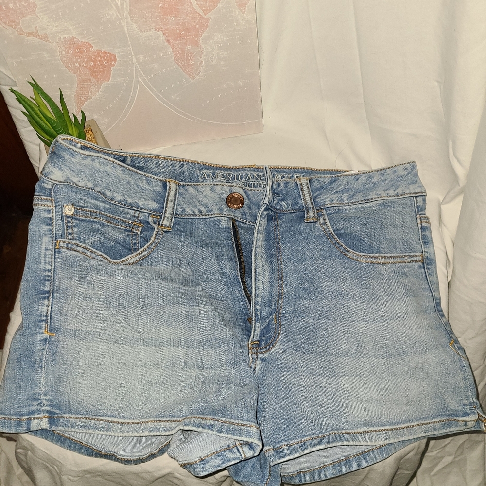 American Eagle Outfitters Hi-Rise Shortie